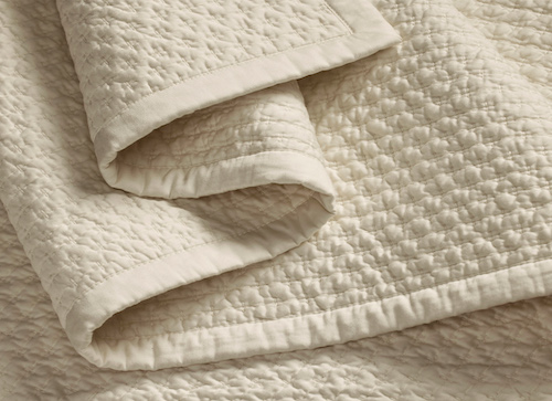 Signature Textured Quilt Cream